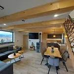 Elegant Chalet Bešeňová