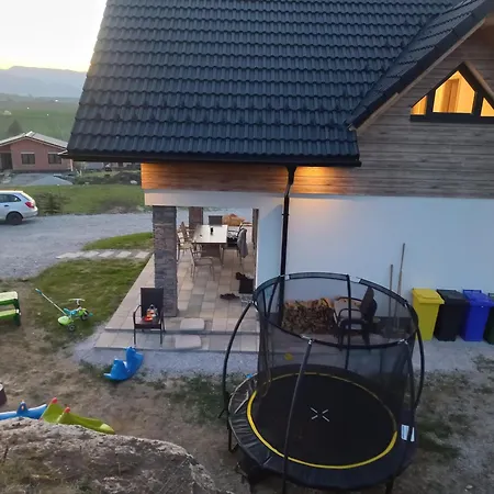 Elegant شاليه Bešeňová