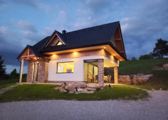 Elegant Dağ evi Bešeňová