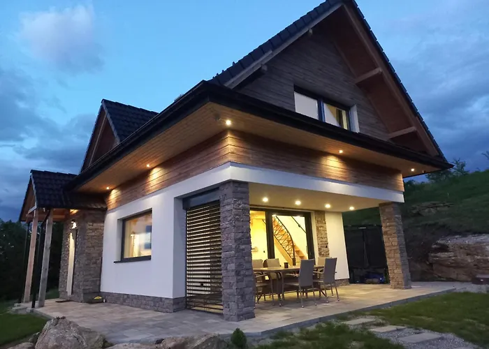 Elegant Dağ evi Bešeňová